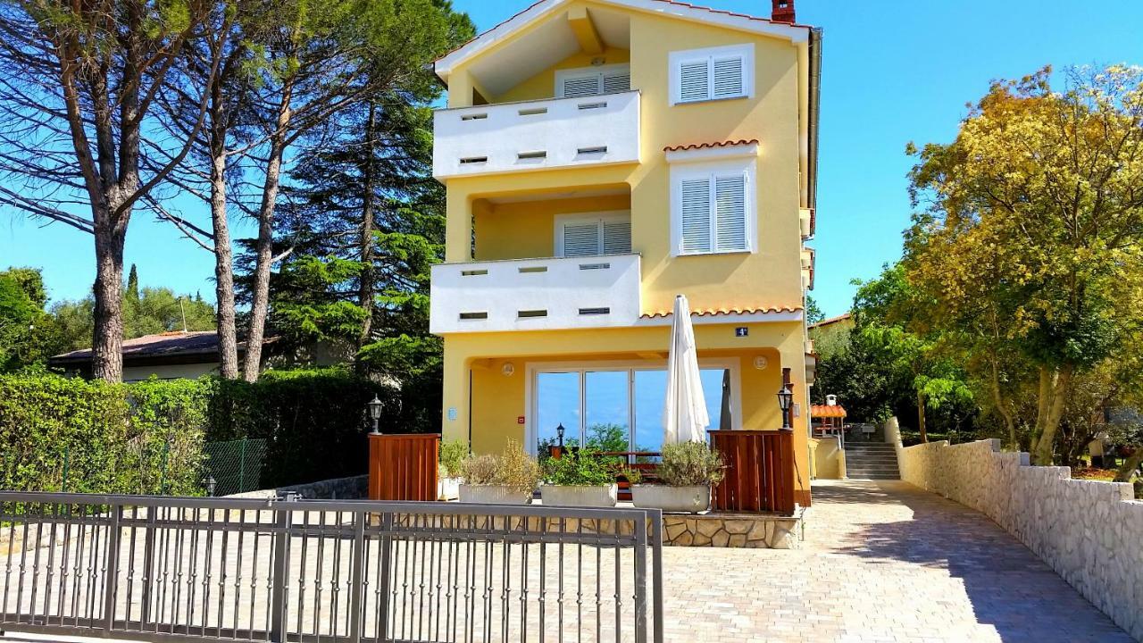 Villa Bionda Malinska Exterior photo